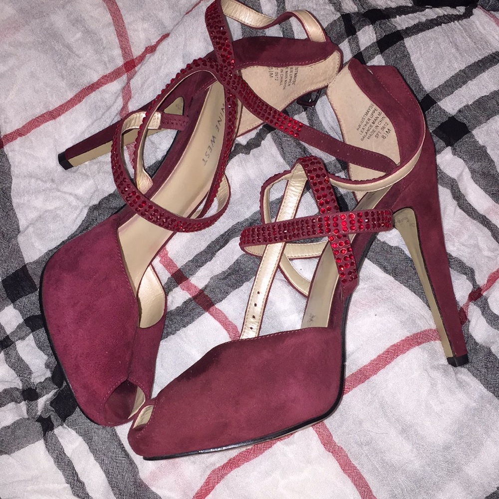 Never used nine wast size 8 1/2
